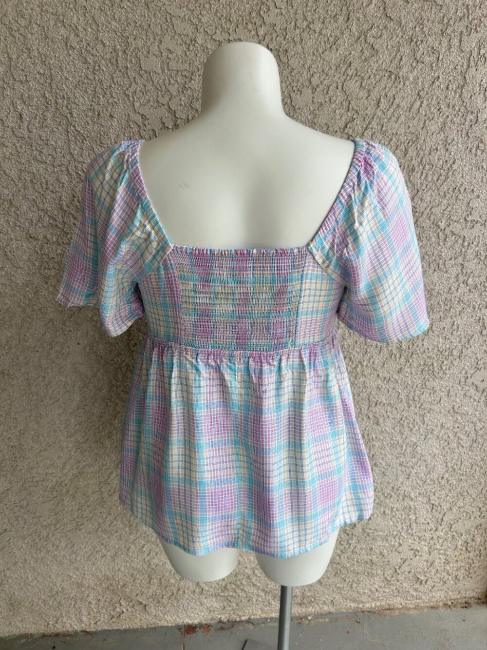 NWT Isabel Maternity Top Pastel‎ Plaid Tie-Front Smocked Back Short Sleeves Sz M - Picture 4 of 6